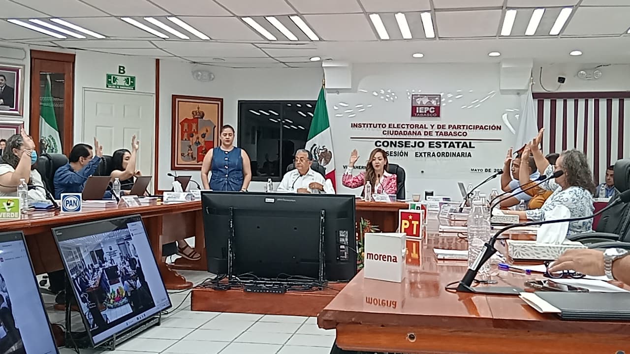 IEPCT desecha queja del PRD contra May 