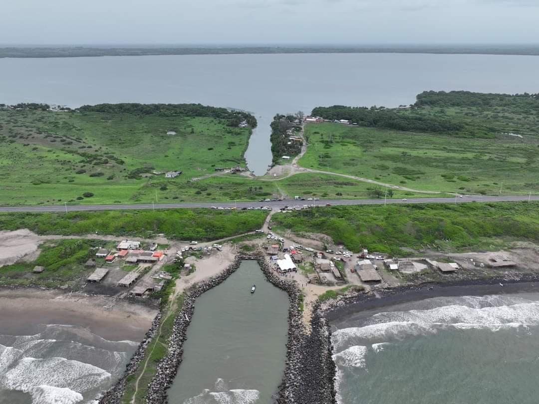 Dragan y desazolvan el canal de interconexión 