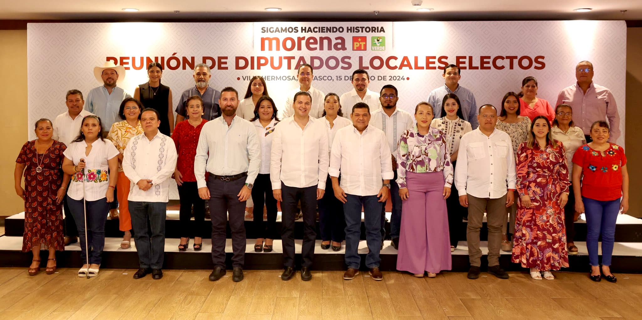 Encabeza Javier May encuentro con diputados electos de la alianza 