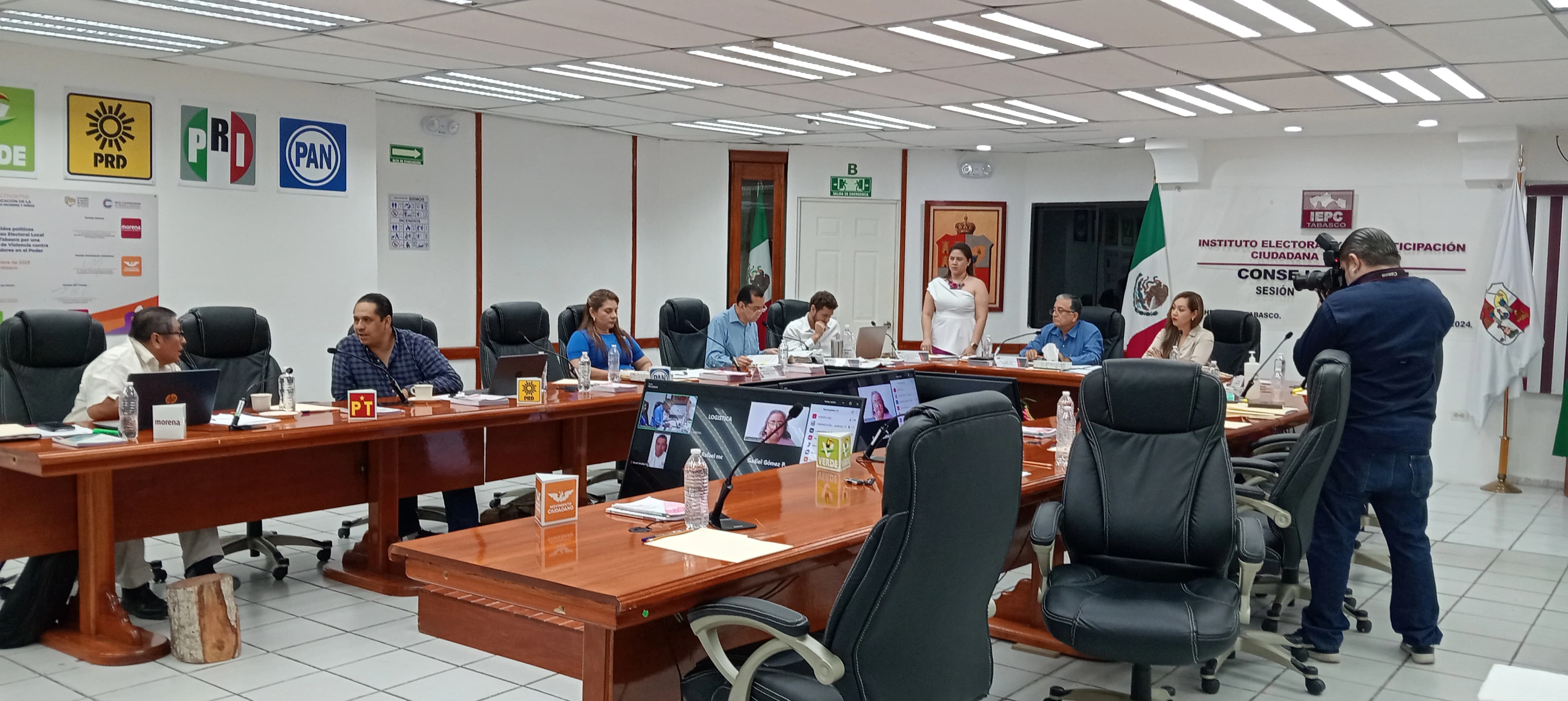 Castiga IEPCT a candidatos que perdieron elección