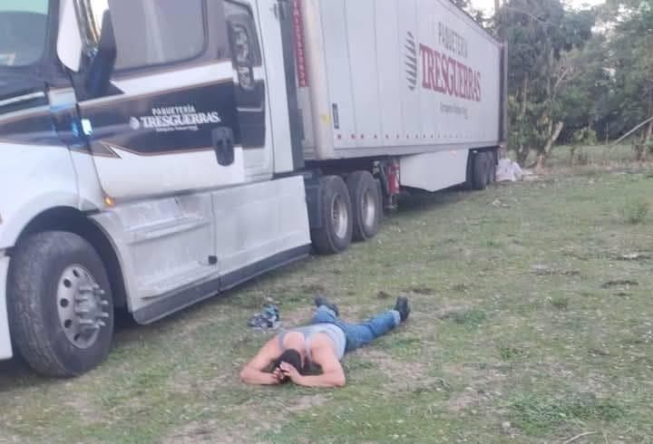 Recuperan tráiler robado en Cunduacán