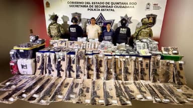 ImagenIncautan arsenal histórico en Cancún 