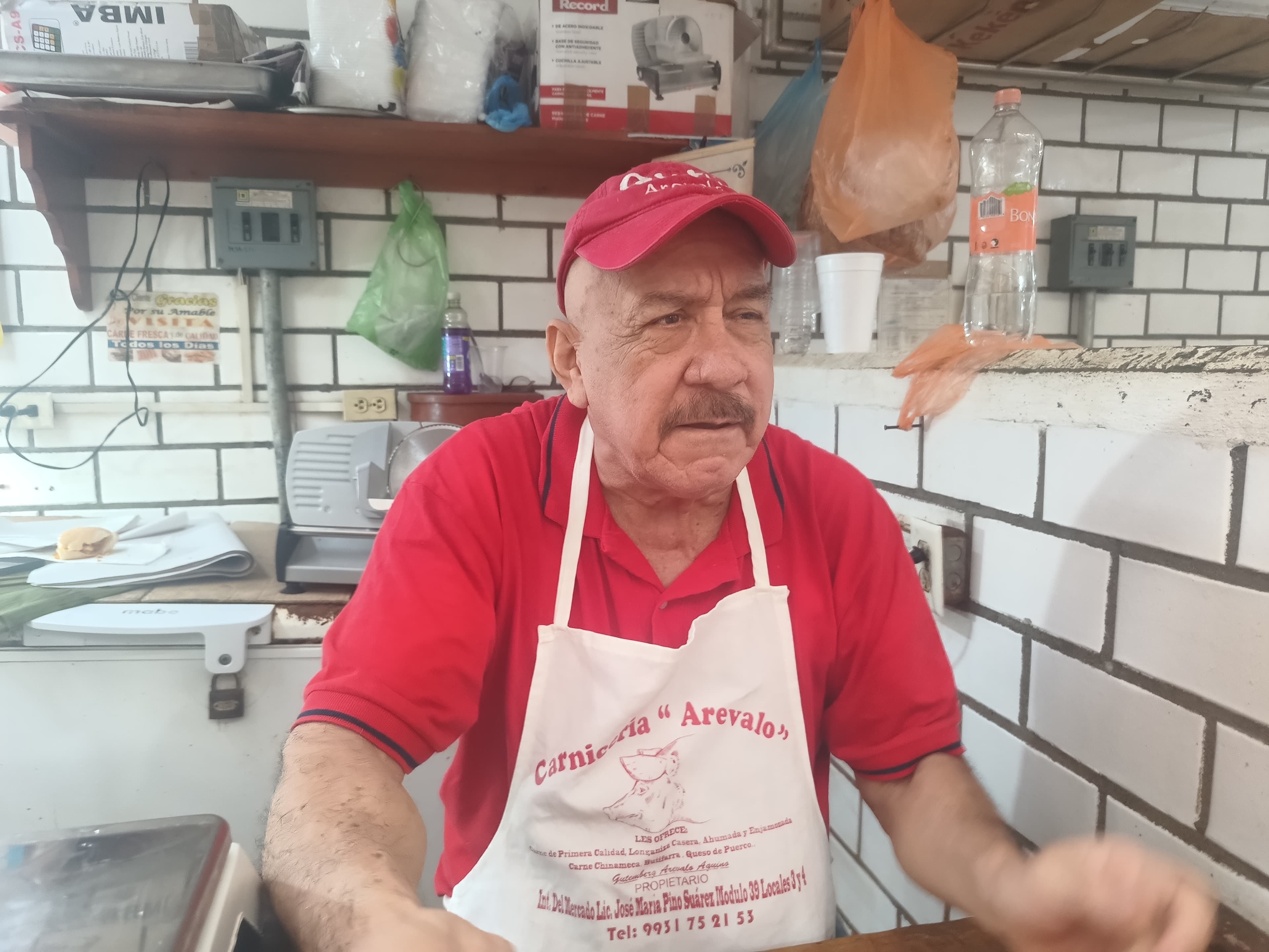 Resienten locatarios cuesta de enero; caen ventas 40%