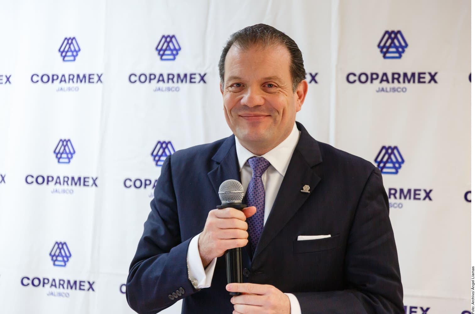 Quitan becas interés a jóvenes por empleo