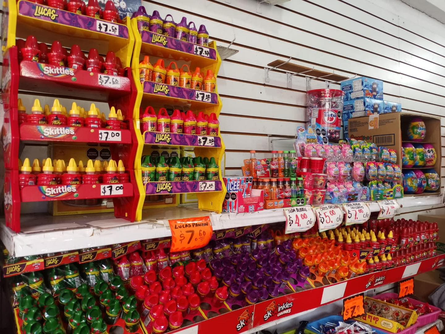 Vendedores ambulantes en escuelas deben de cambiar sus productos 