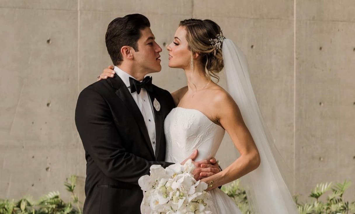 No escucha a vecinos... pero sí a su esposa 