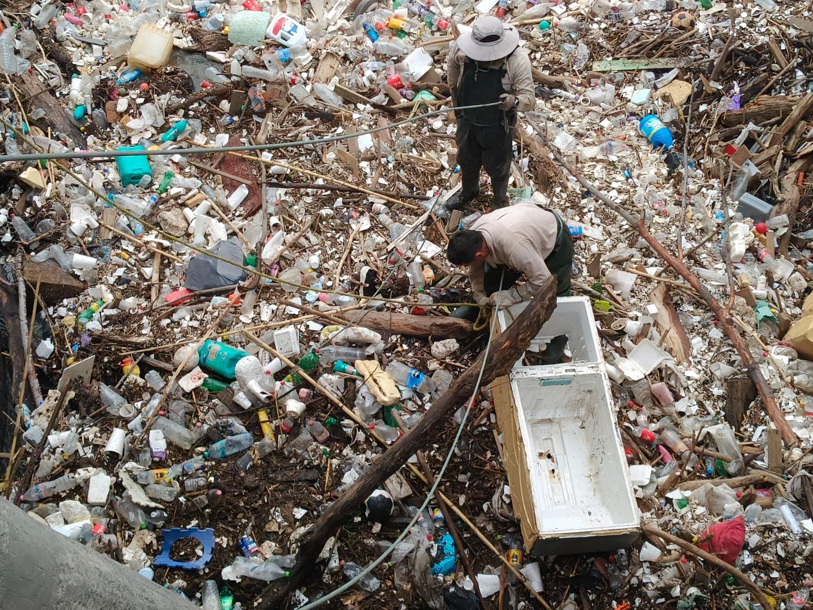 CONAGUA pide no tirar basura en los drenajes 