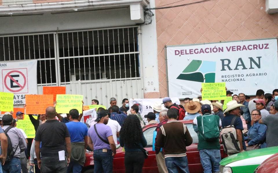 Ejidatarios toman Registro Agrario de Chiapas