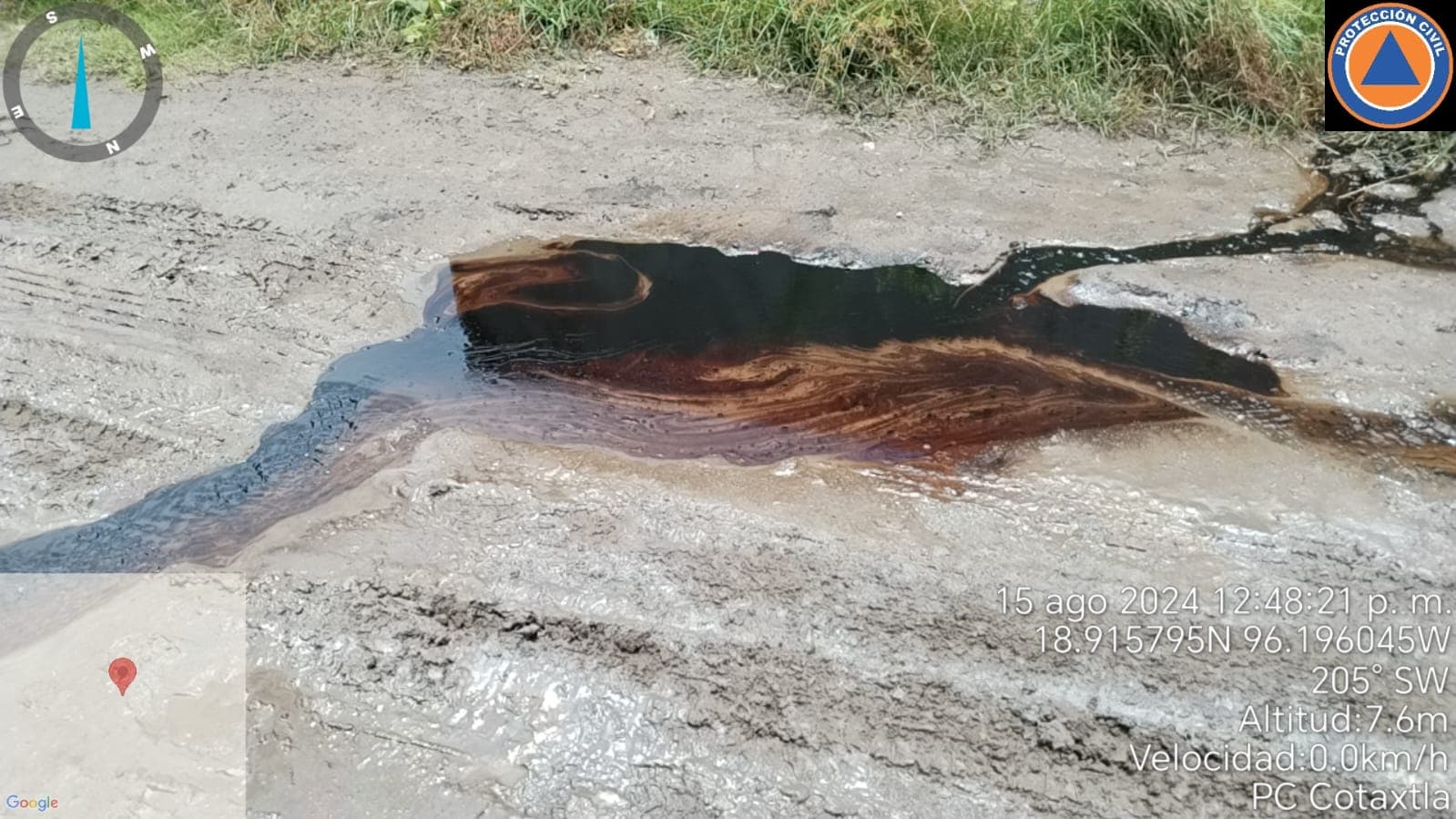 Contamina derrame de aceite de Pemex calles de Cotaxtla 