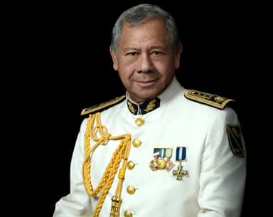 ImagenLigan a general Audomaro y familia con Huachicol
