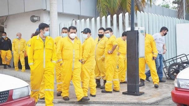 Obreros de proveedurías de Pemex amenazan con plantón 