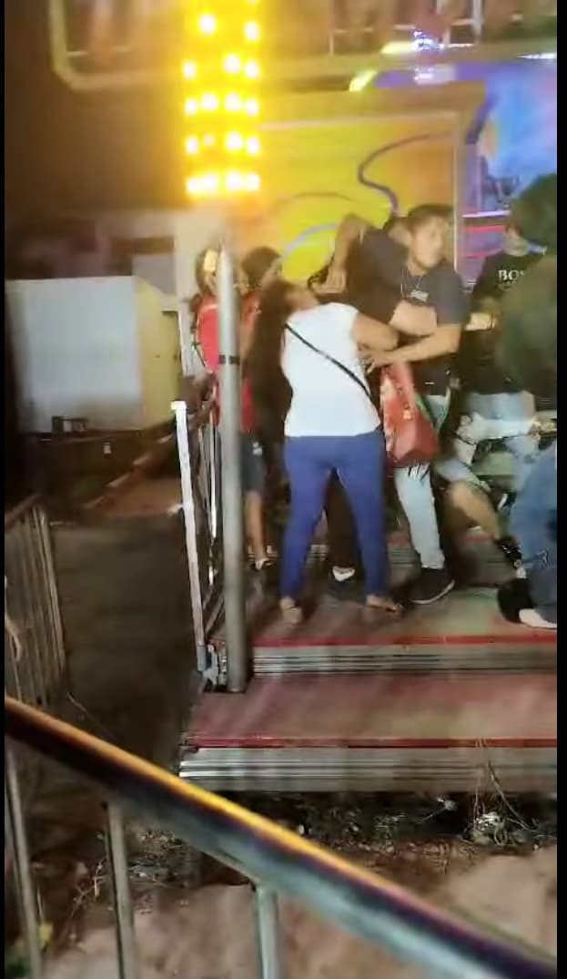 Terminan a golpes La Monja y familia en Feria Cancún