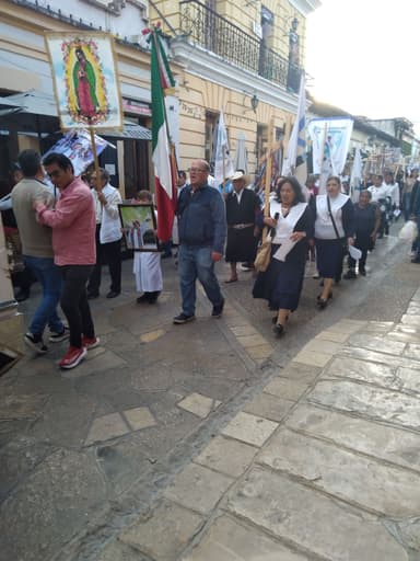 ImagenConmemoran el natalicio del sacerdote Marcelo con una marcha 