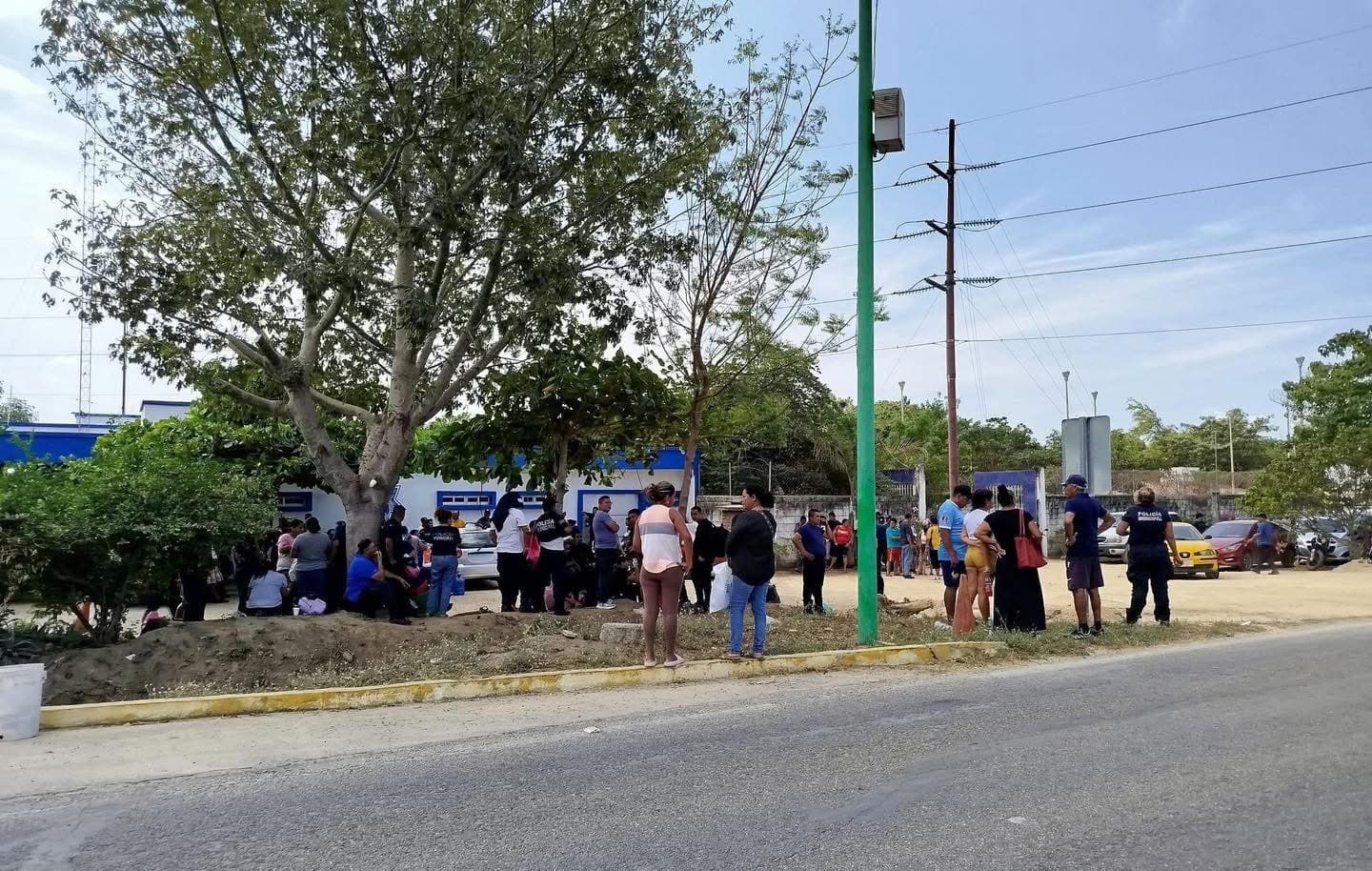 Liberan a 95 policías que habían sido detenidos por FGE en Tonalá 