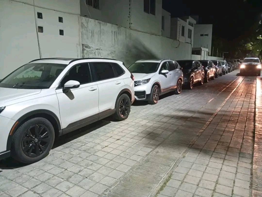 Aseguran 13 vehículos de lujo en Cd. del Carmen