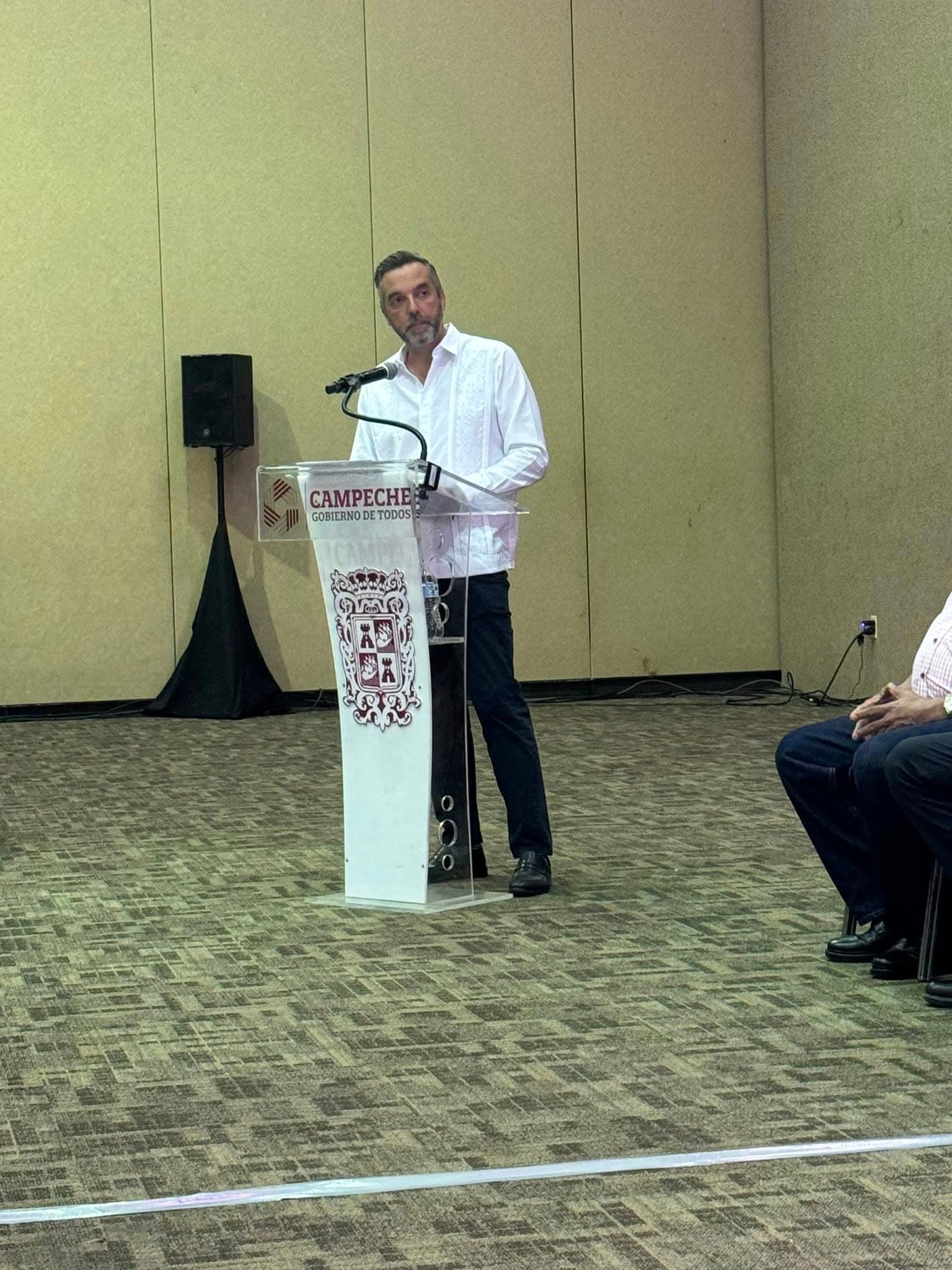 Empresas en Carmen adeudan a personal y subcontratistas