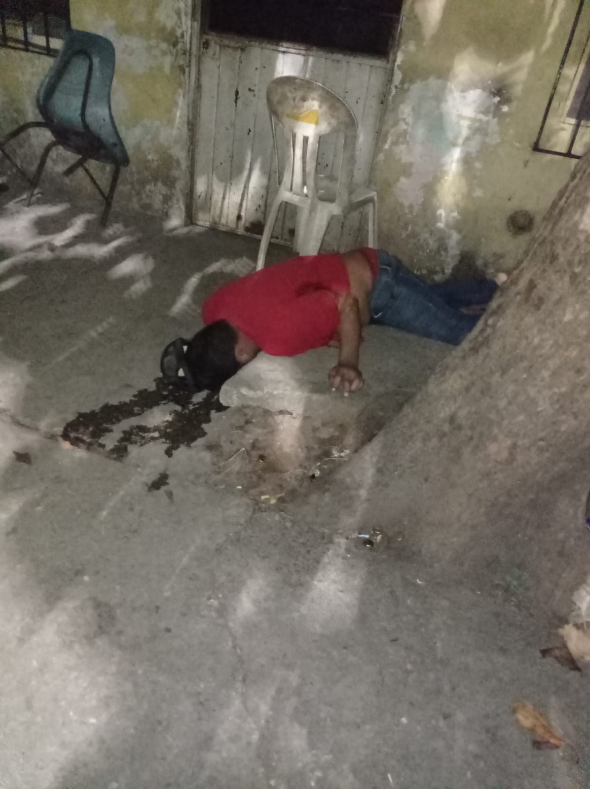 Le pegan 5 tiros a taxista en Paraíso 