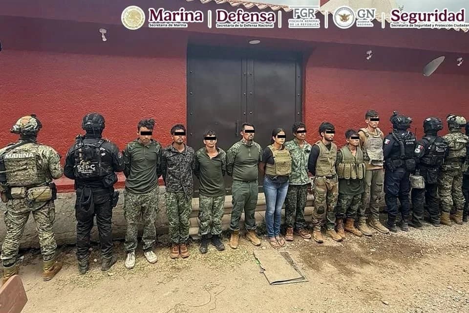 Abaten a 12 y arrestan a 9 ligados al CJNG en Michoacán
