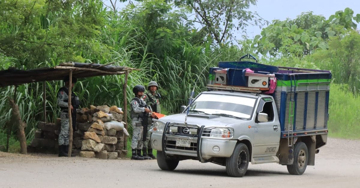Continúan brindando seguridad en Tila