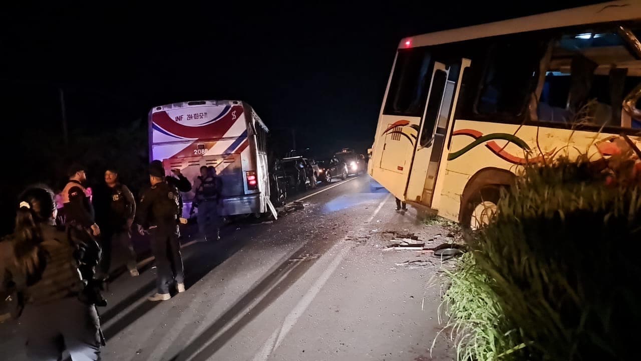 Chocan dos autobuses de pasajeros carretera Veracruz – Coatzacoalcos