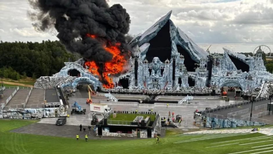 Escenario principal del Tomorrowland se incendia a horas de que iniciara festival