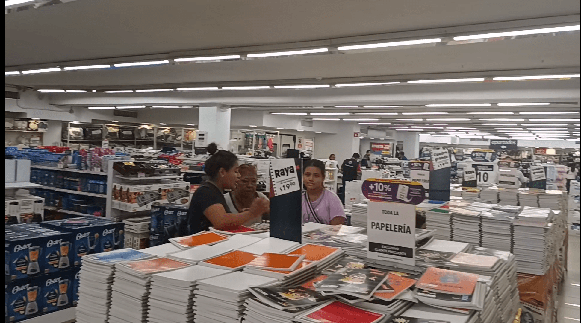 En aprietos padres de familia; costoso regreso a clases