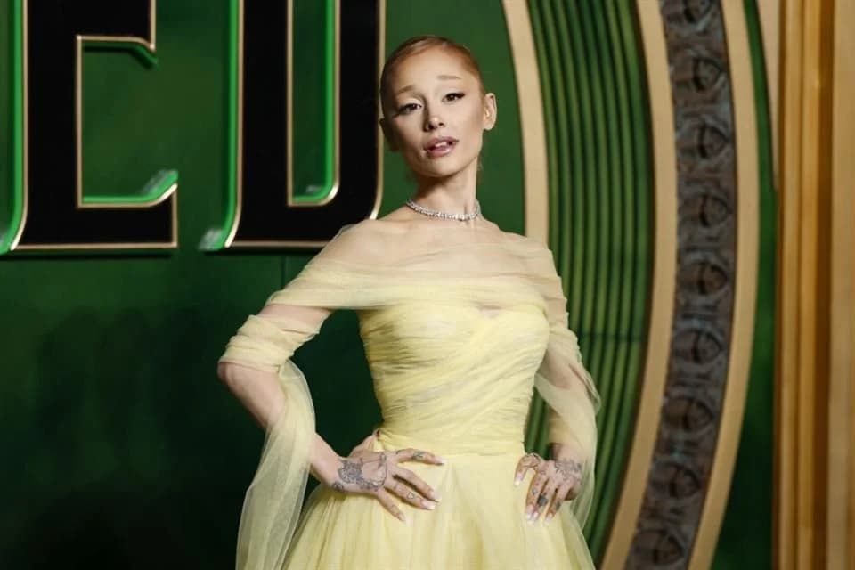 Ariana Grande niega retiro y anuncia gira para 2026