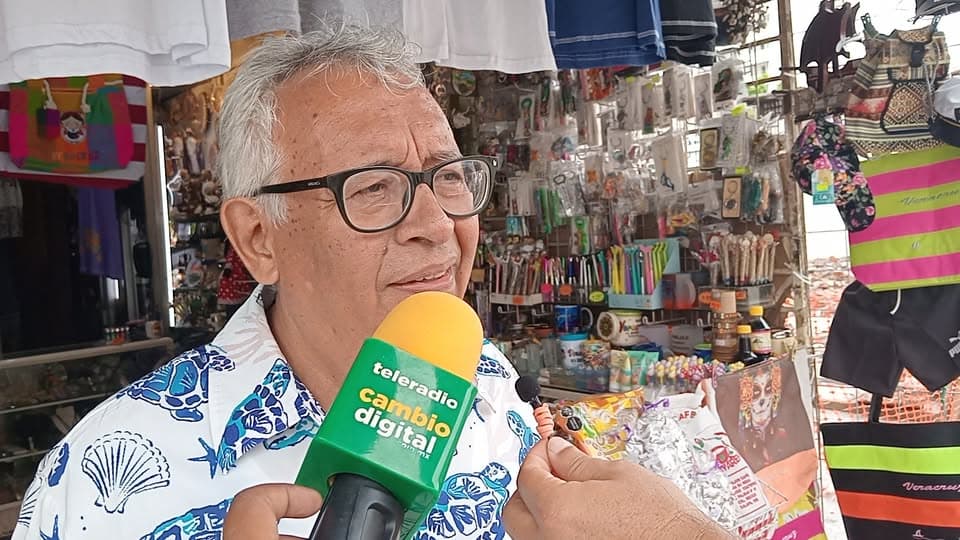 Reportan bajas ventas de artesanías en Malecón veracruzano