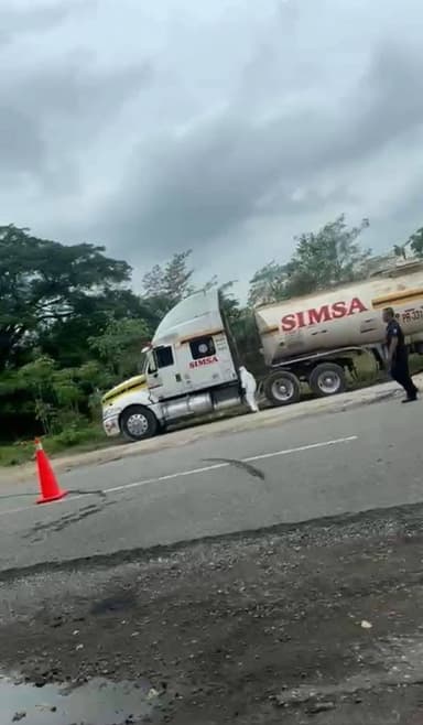 ImagenDetienen a tres por robo de tráiler