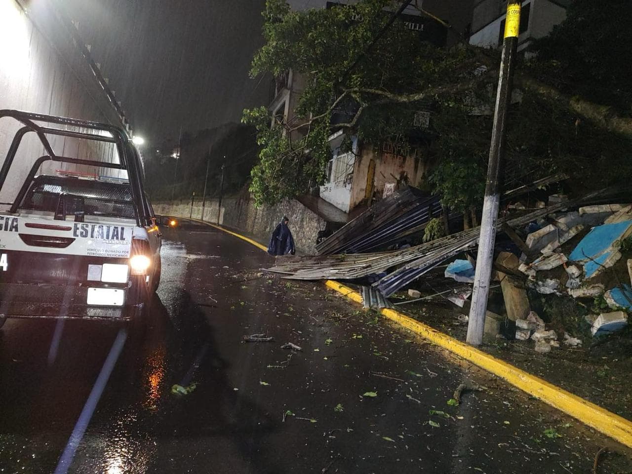 Deslaves, deslizamientos y anegaciones deja paso de ‘Chris’ en Veracruz