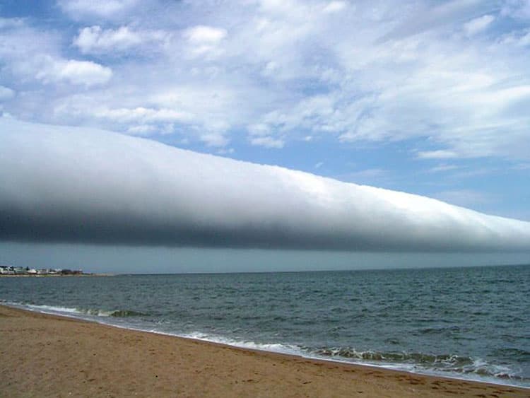 Nube tipo “volutus” sorprende a Portugal