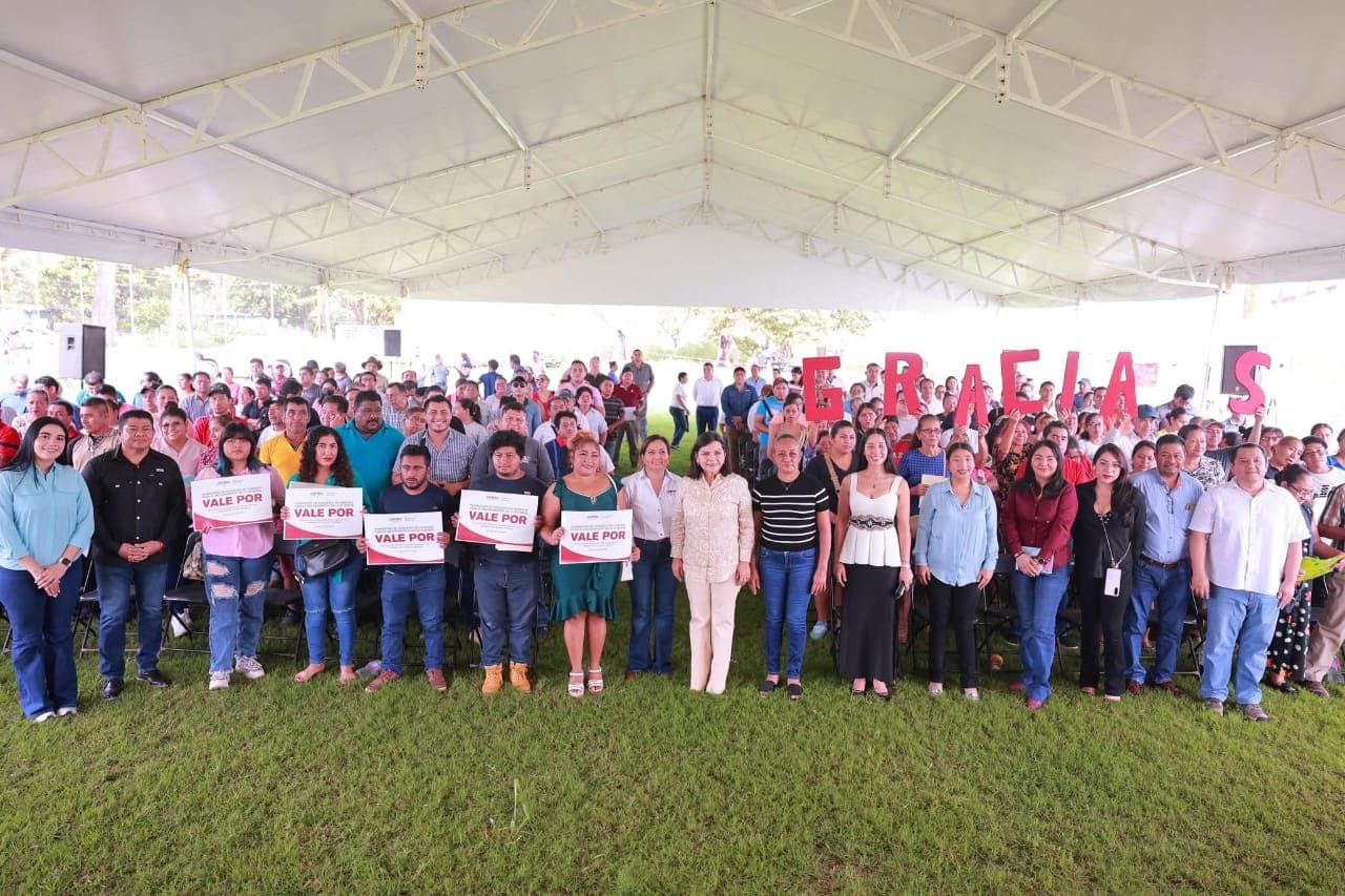 Otorgan apoyos a la vivienda para 300 familias de Centro