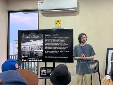 ImagenAntropología de letra y muro:  Catrín Valadez teoriza sobre el graffiti