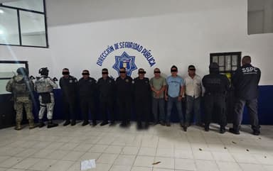 Imagen8 policías de Chiapas, detenidos en Tabasco