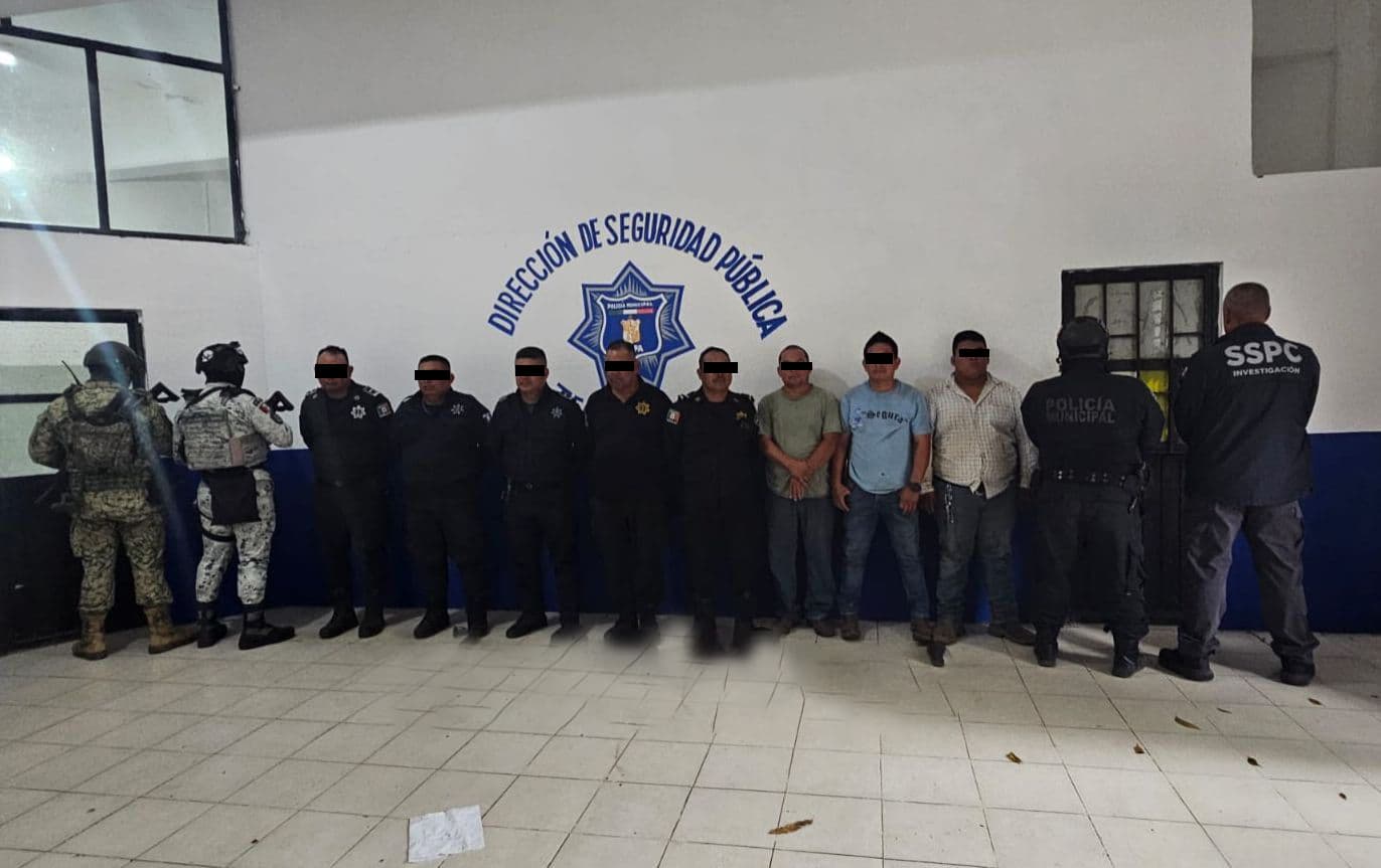 8 policías de Chiapas, detenidos en Tabasco