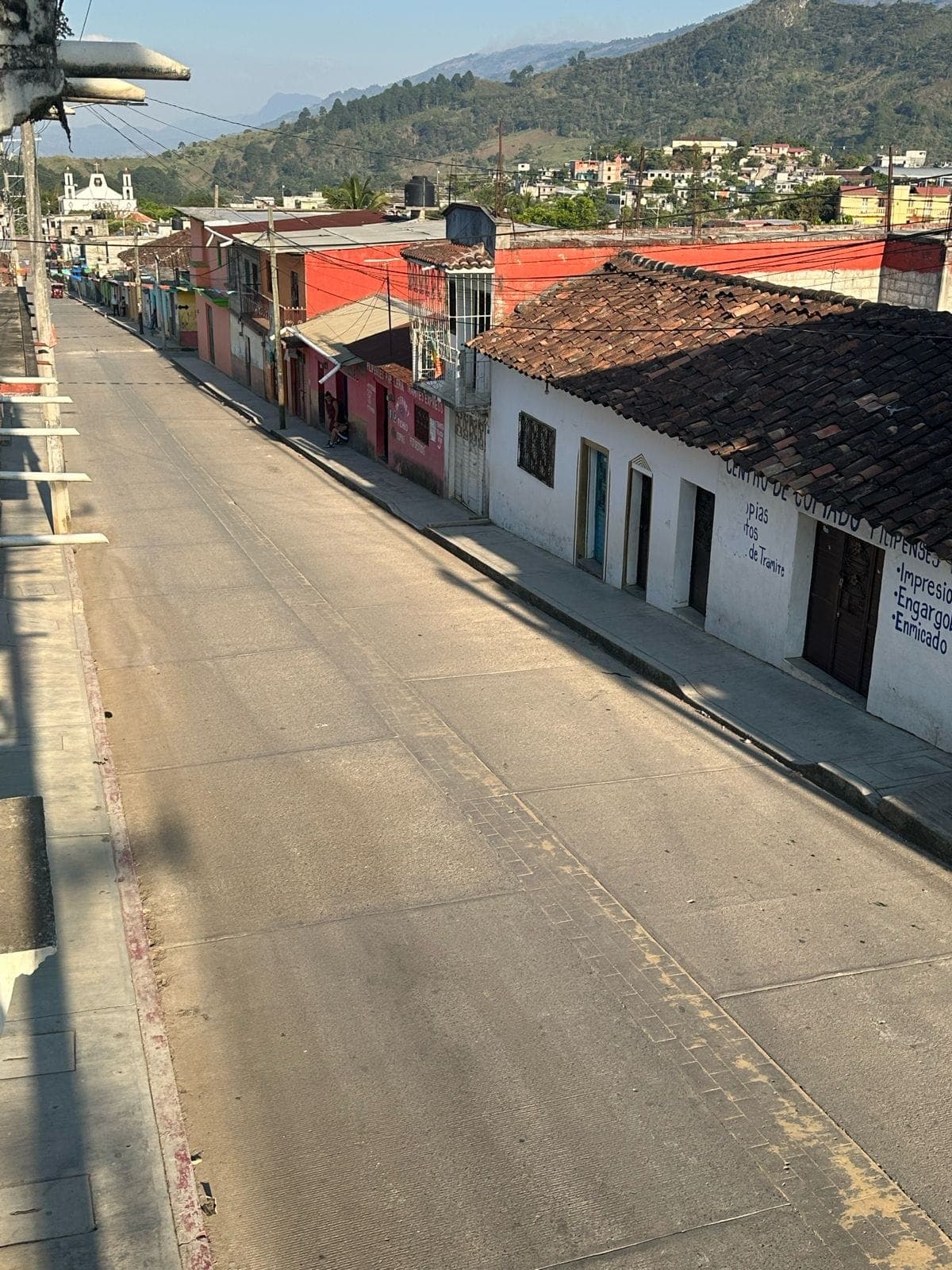 Maestros denuncian estar secuestrados en Pantelhó