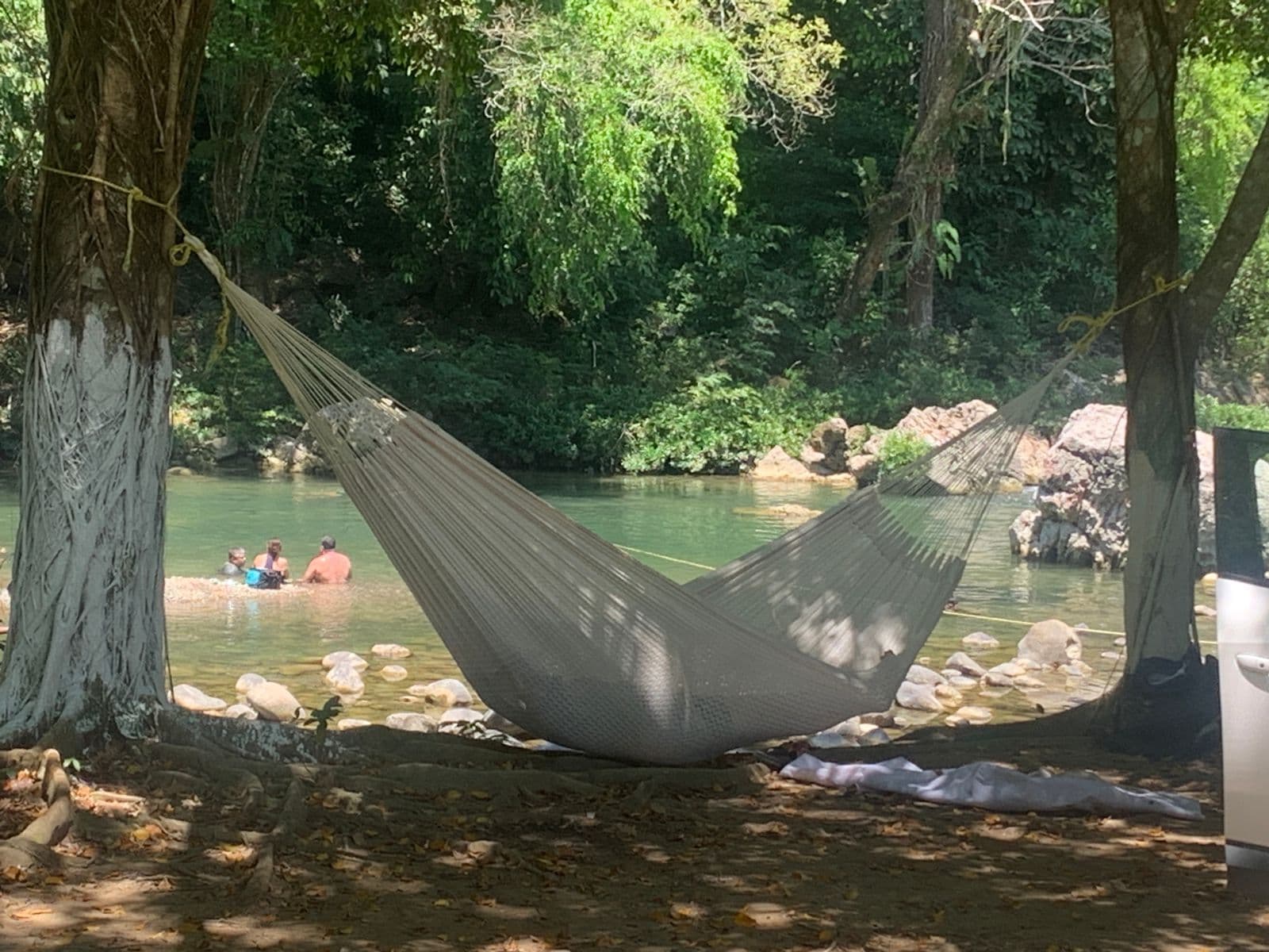 Aprovechan semana santa para visitar ríos de Teapa 