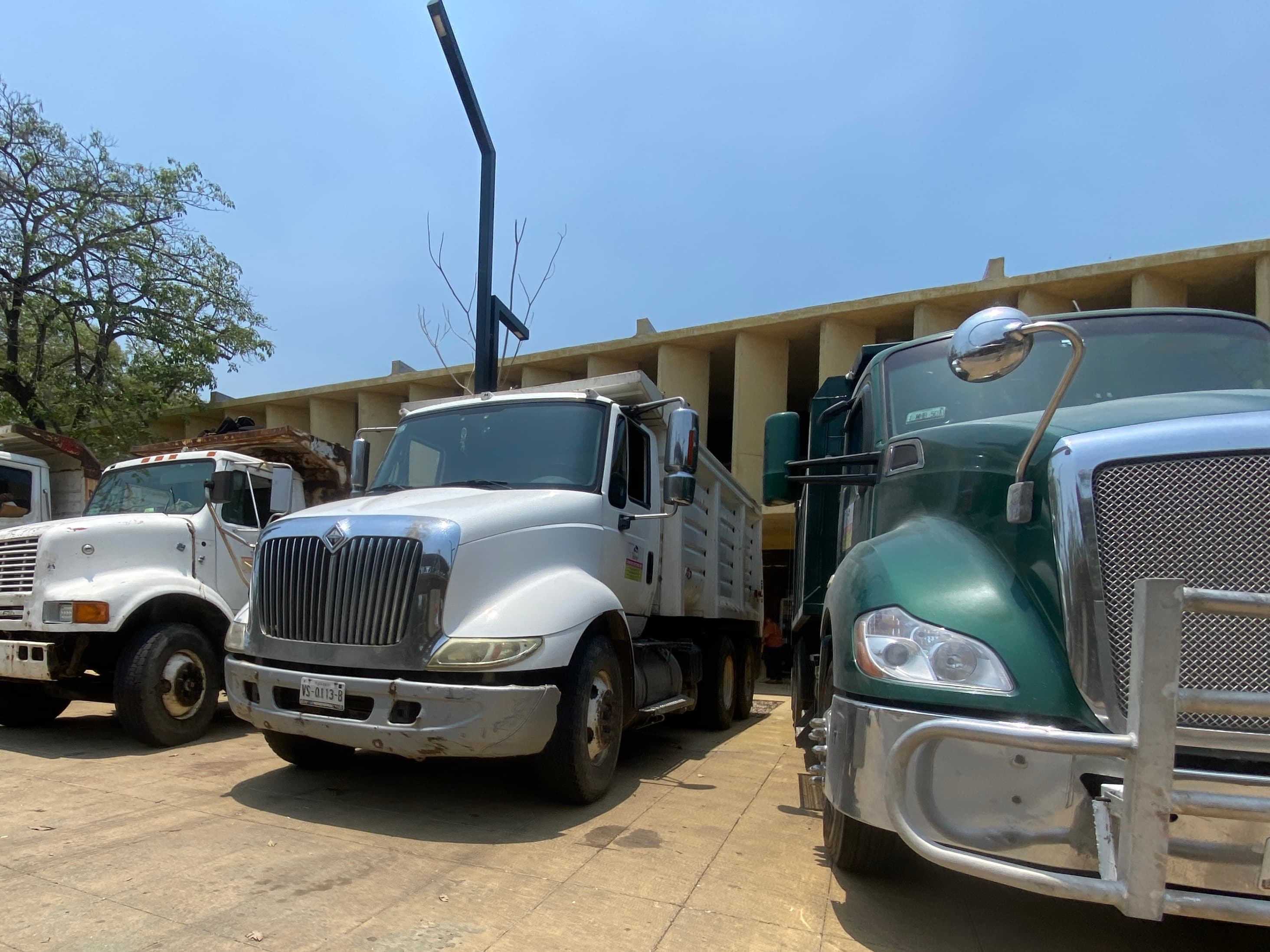 Viven volqueteros su peor crisis en 20 años  