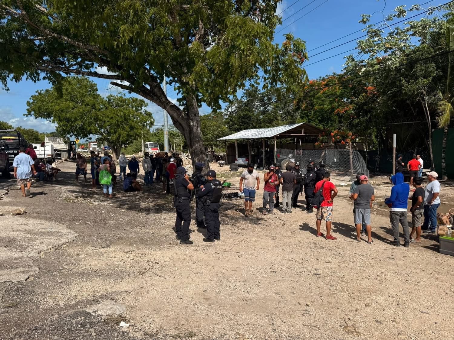 Se enfrentan por desalojo en colonia irregular Tren Maya