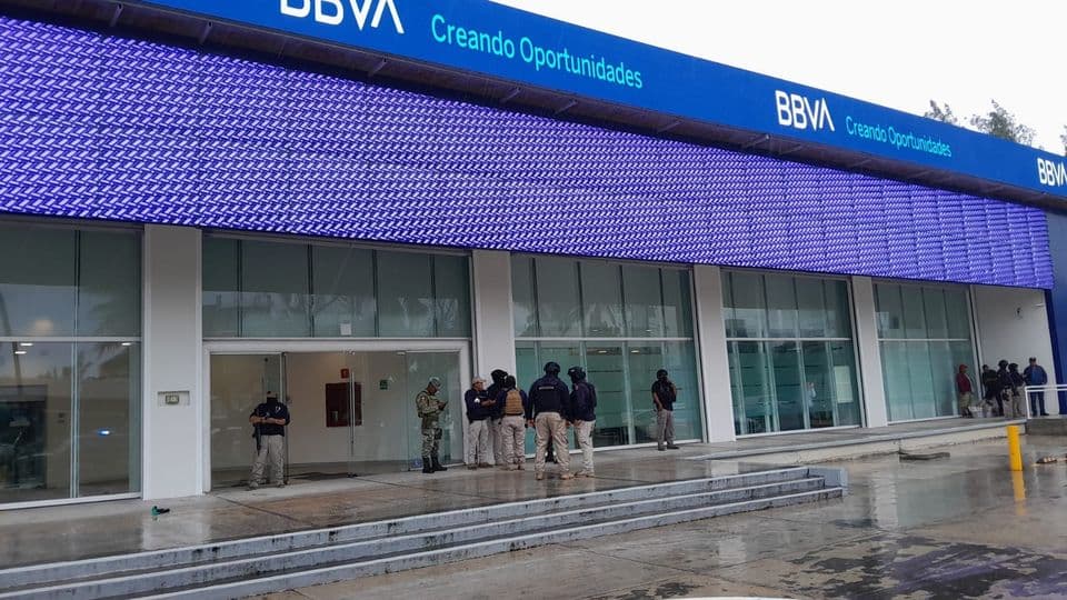 Balacera en banco de Boca del Río por asalto 