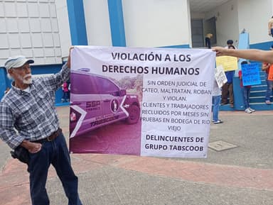 ImagenBloquean Fiscalía familiares de detenidos acusan abuso de FIRT Olmeca