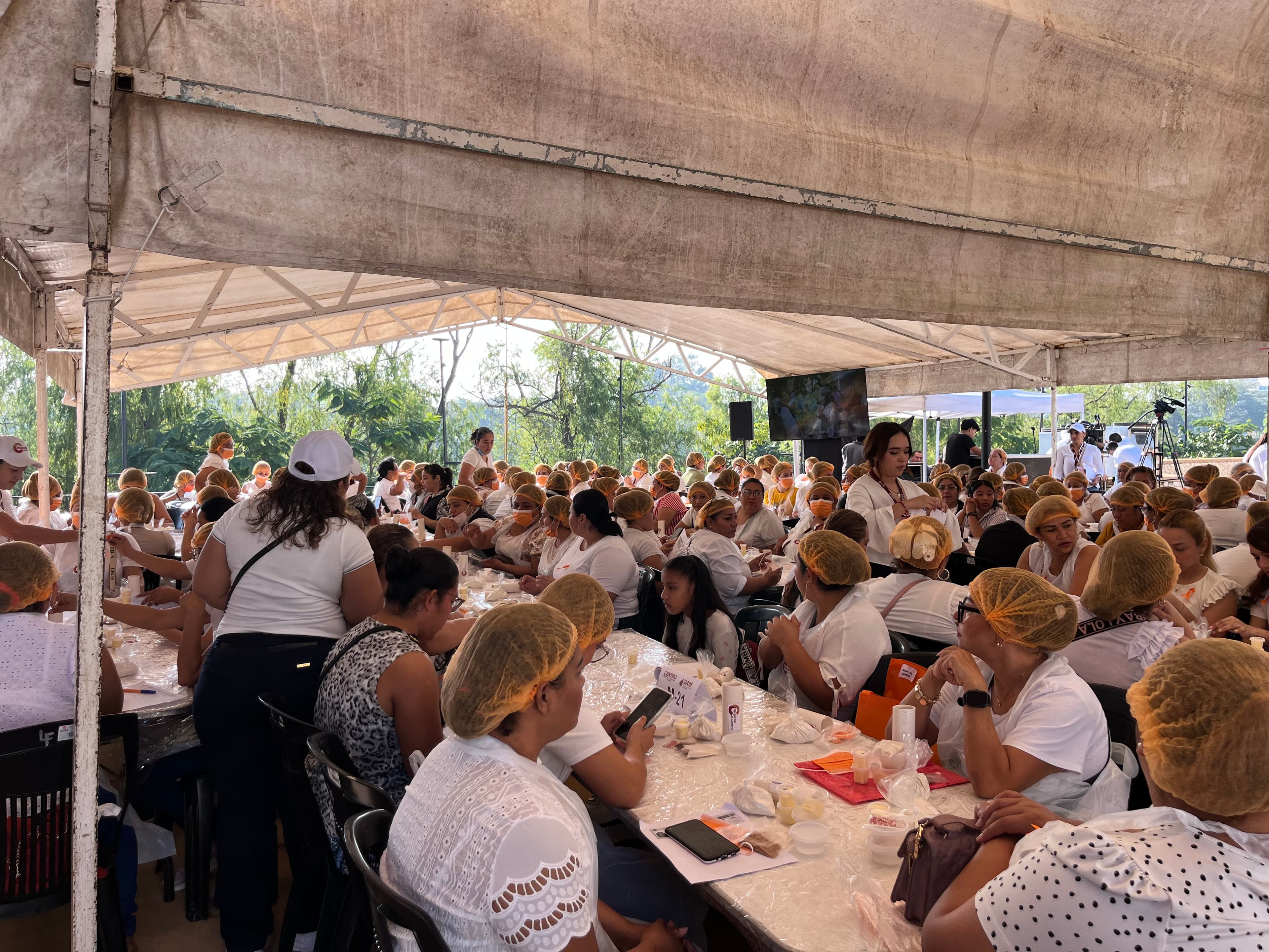 Promueven empoderamiento de mujeres en Centro