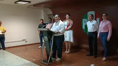 ImagenCritica PRI pobreza de vacunación de Morena 