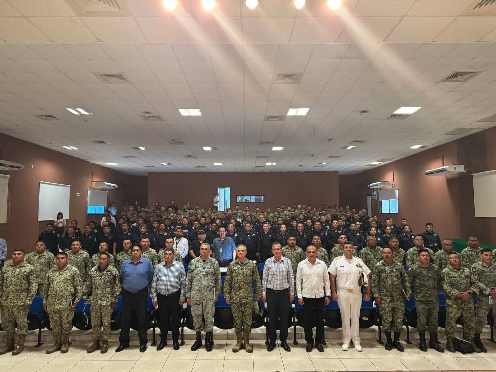 Da FGR entrenamiento especializado a fuerzas policiales 