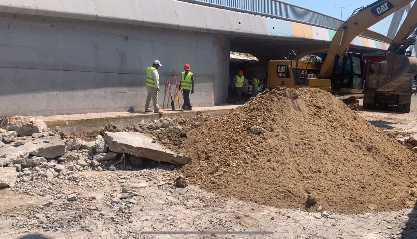 Por fin atienden socavón frente al tianguis "Taracena"
