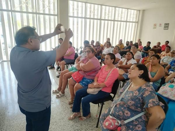 Capacitan en higiene a vendedores de alimentos 