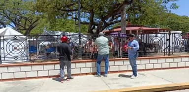 ImagenDesalojan a artesanos del parque de Campeche