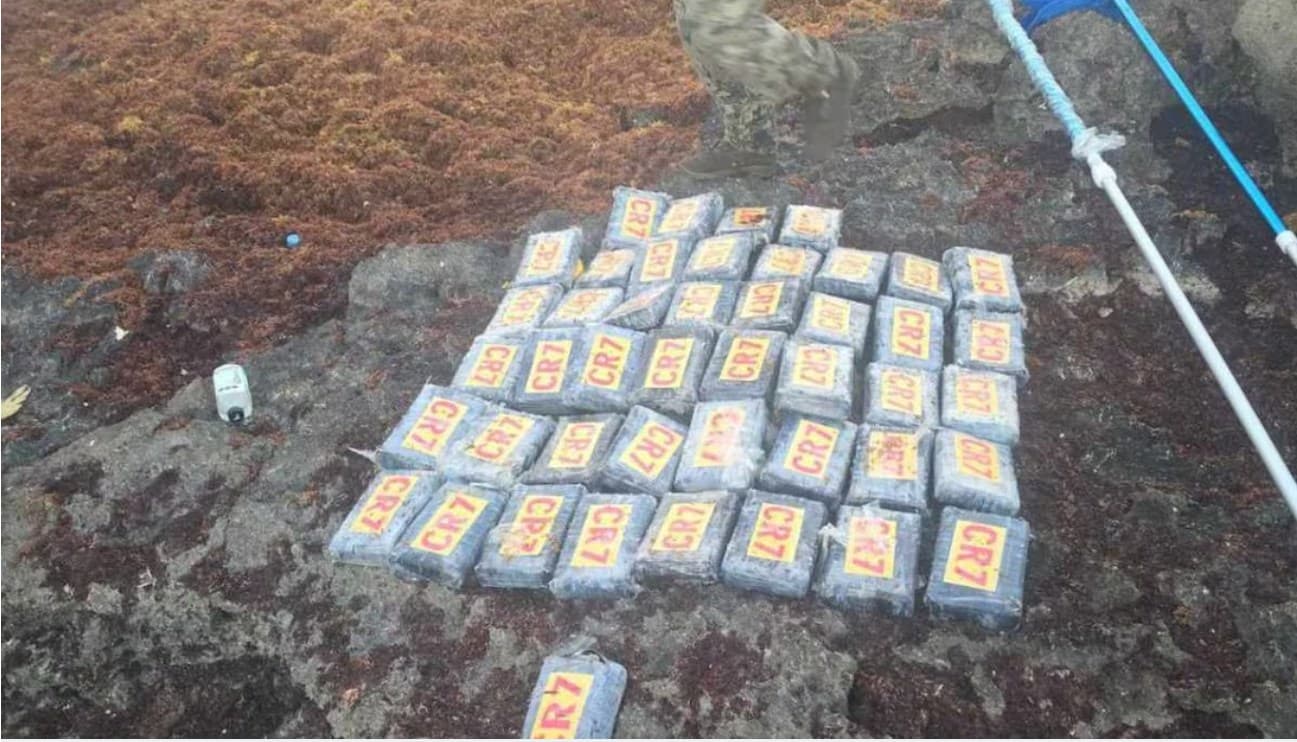 Aseguran 47 paquetes con cocaína en costas de Playa del Carmen