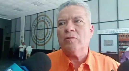 Se lava las manos líder de diputados de MC en pleito por curul 