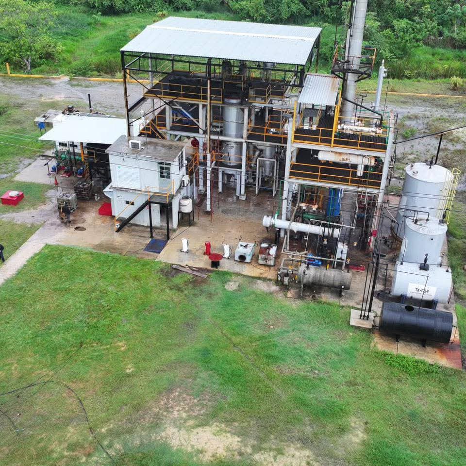 Encuentran "mini refinería" de huachicol en Coatzacoalcos